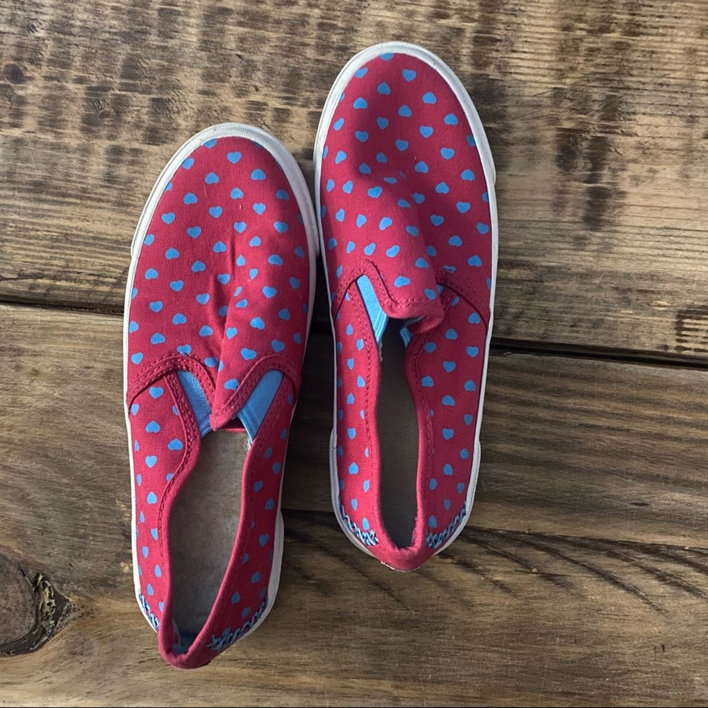 ✨NWOB UGG Heart Print Slip On Sneakers